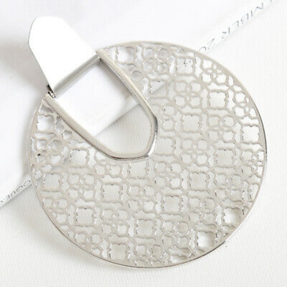 Nwt Kendra Scott earrings in silver - Picture 4 of 4